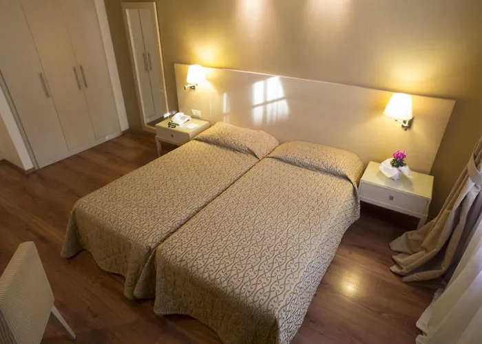 Hotel Davitel - Tobacco 4*