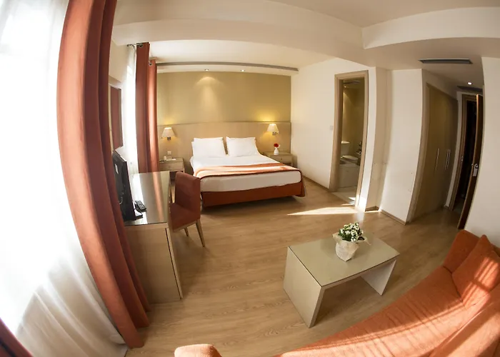 Hotel Davitel - Tobacco 4*